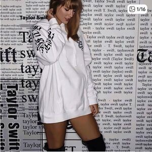 Taylor swift reputation hoodie medium snake